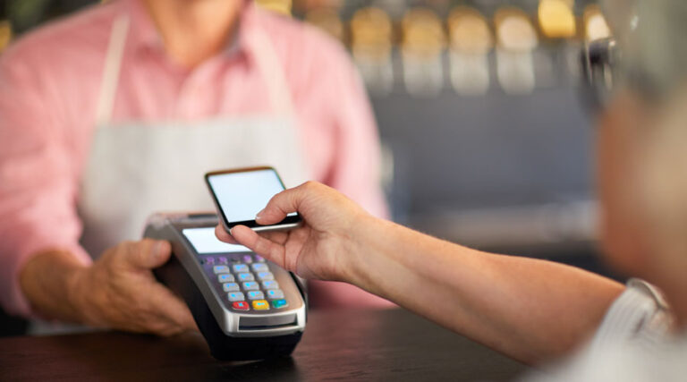 8PeRobY4 contactloos betalen shutterstock 900x500