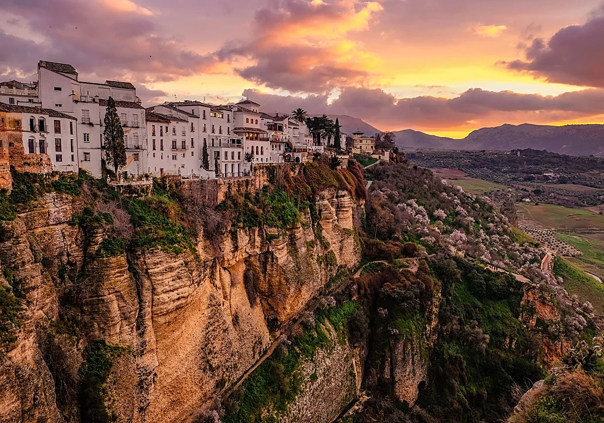 Ronda Casas colgantes