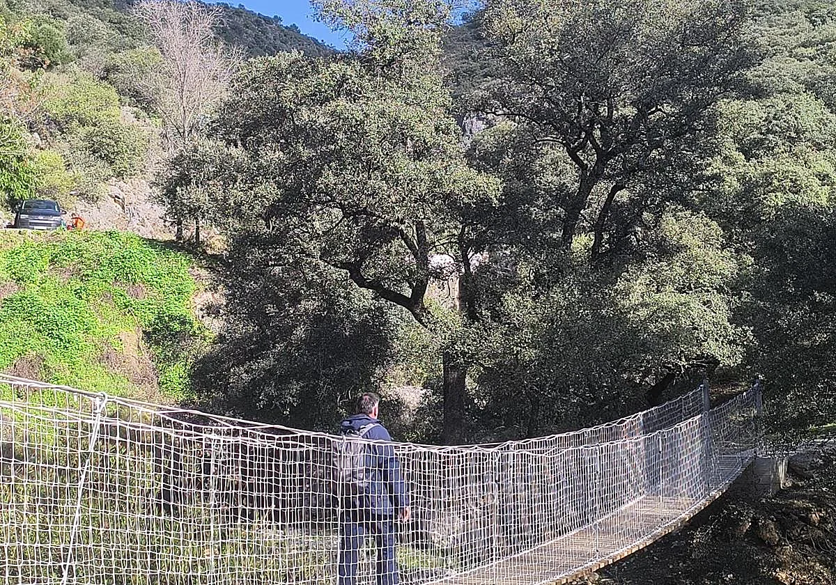 Prachtige wandelroute bij Júzcar: Los Molinos en het hangbrug-avontuur