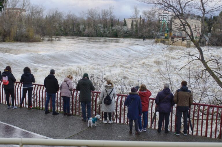 Rivieren bereiken kritiek niveau in Spanje: Sevilla, Granada en Madrid bereiden zich voor op overstromingen