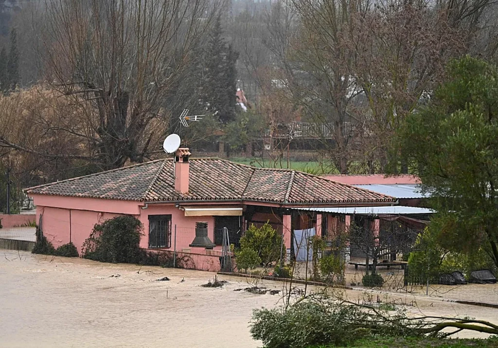 Vivienda anegada ronda