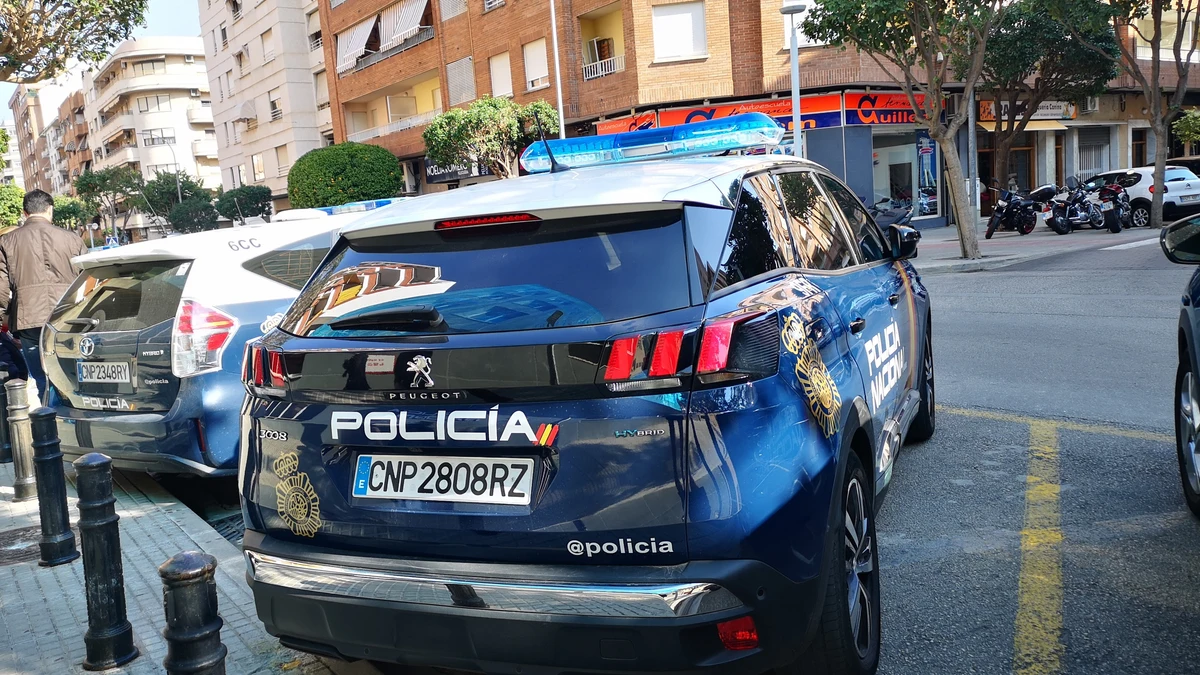 Imagen archivo coche policia nacional