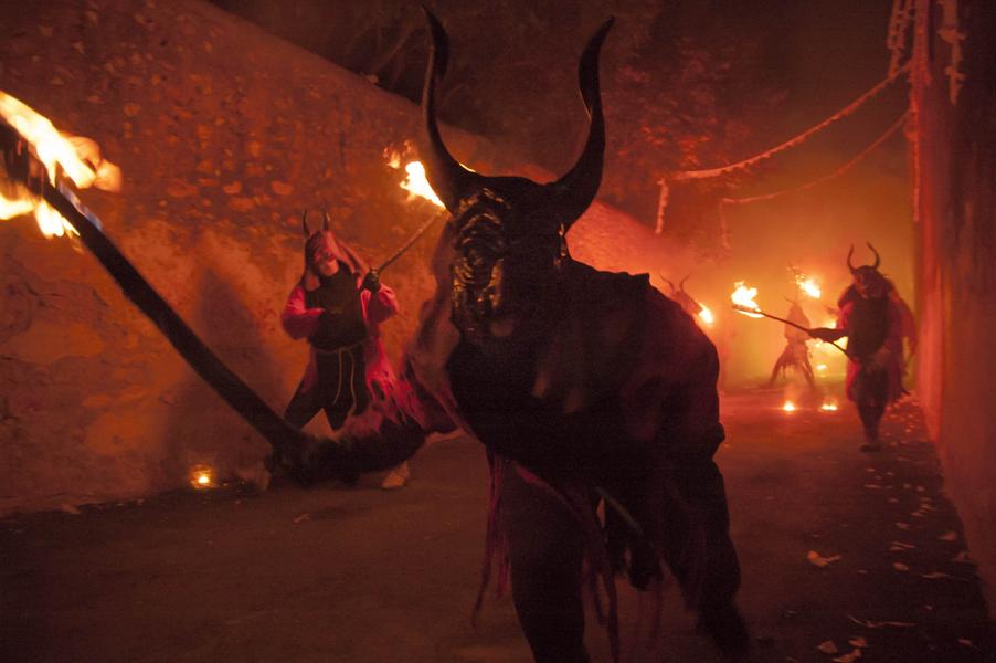 Palma beperkt ‘correfocs’: nog maar één vuurfeest per jaar per wijk