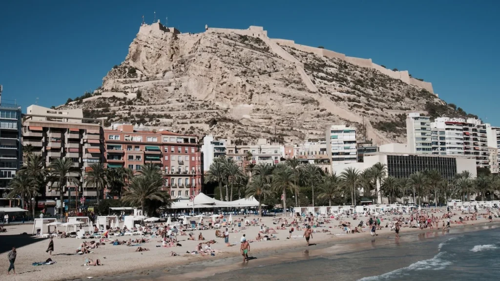 In 15 gemeenten van Alicante zijn buitenlanders inmiddels in de meerderheid