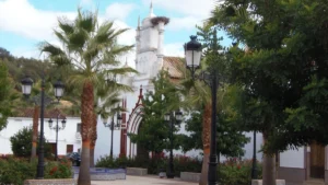 Verborgen parel in Huelva ontdek Cala met zijn middeleeuwse kasteel, mijnverleden en ruige natuur