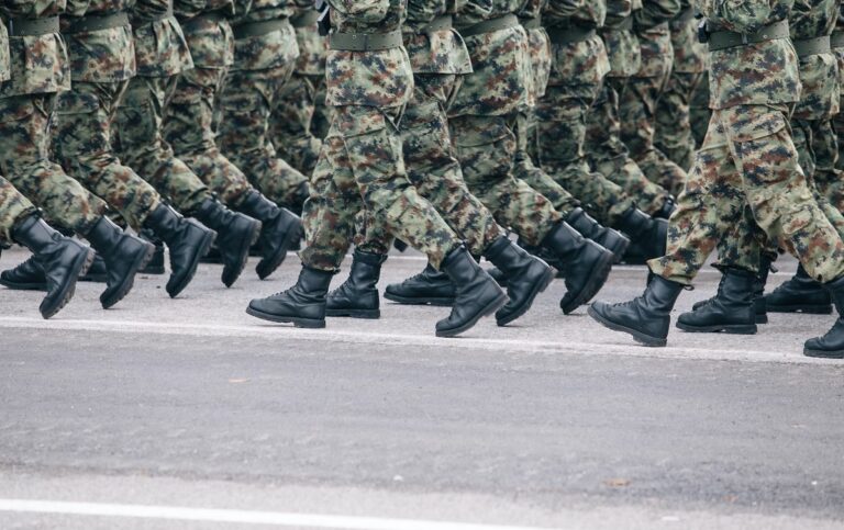 Spaanse defensie industrie zoekt 25.000 nieuwe werknemers bvooral grote vraag naar technisch personeel