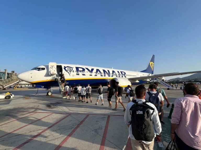 Vliegtickets naar Spanje mogelijk 20 duurder in 2027 Ryanair waarschuwt voor forse prijsstijging